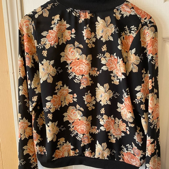 Flower jacket - Picture 2 of 3